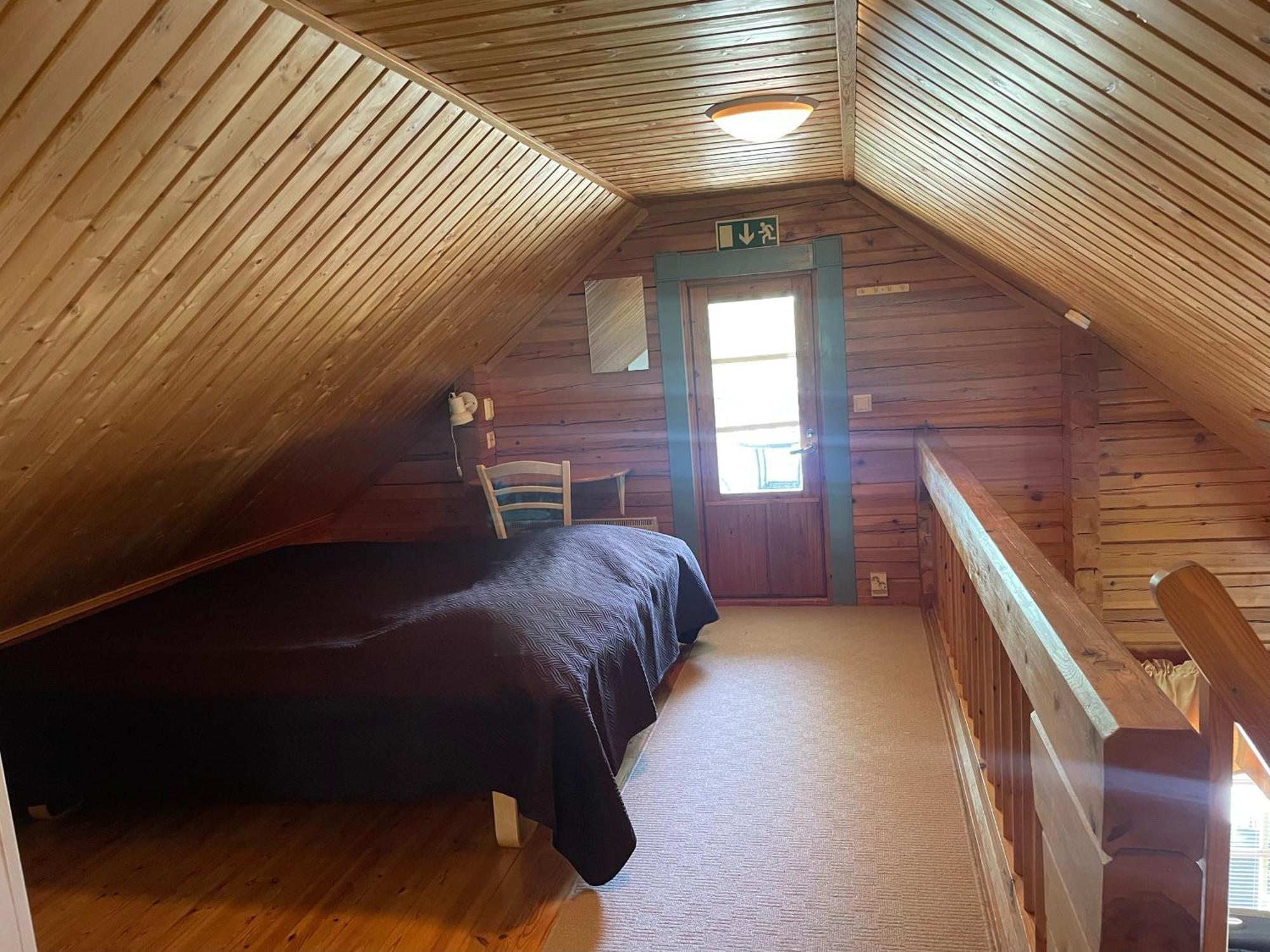 Naapurivaaran Lomakeskus Semesterbostad *